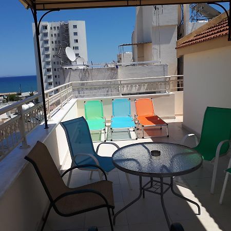 Panikos Beach Apartment I Larnaca Esterno foto