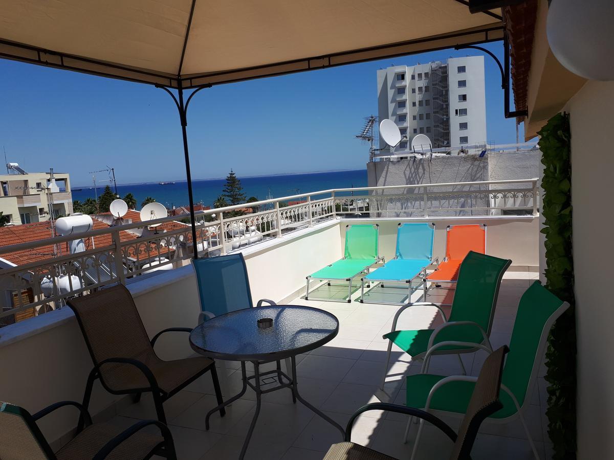 Panikos Beach Apartment I Larnaca Esterno foto